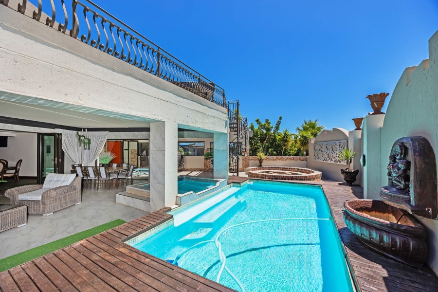 8 Bedroom Property for Sale in Baronetcy Estate Western Cape